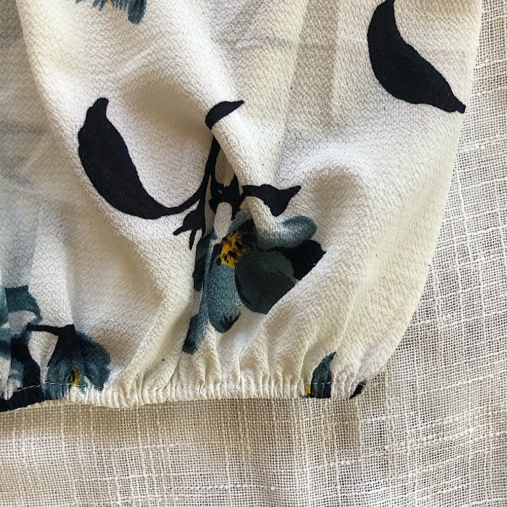 Cold Shoulder Top - Picture 4 of 6